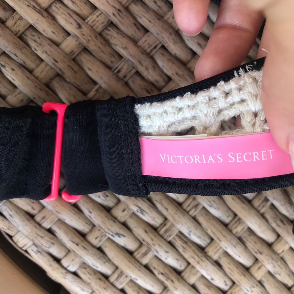 NEVER WORN Victoria’s Secret Bikini Top - Picture 2 of 6